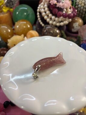 Pink  Strawberry Quartz Fish Pendant Necklace Charm - Unbranded